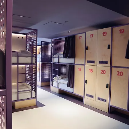 Vandrarhem Bunks At Rode