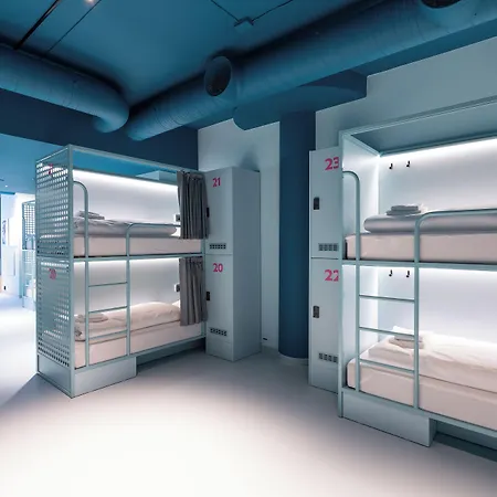 Bunks At Rode Hostel *